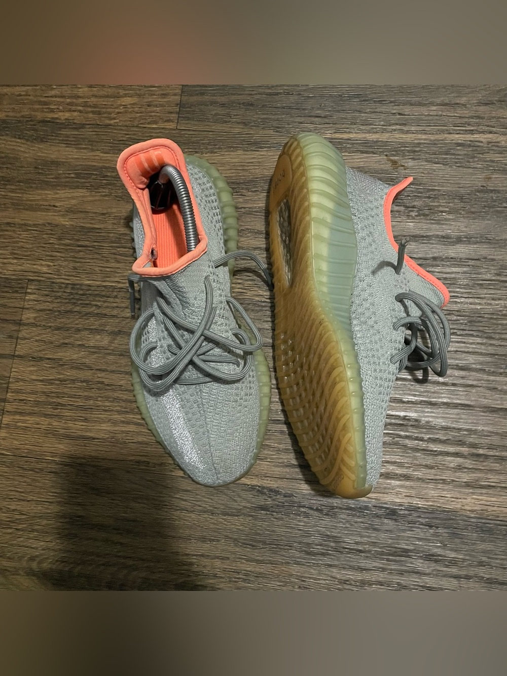 Adidas Yeezy Boost 350 Size 8.5 Men Grey Knit Sneakers with Coral Accent